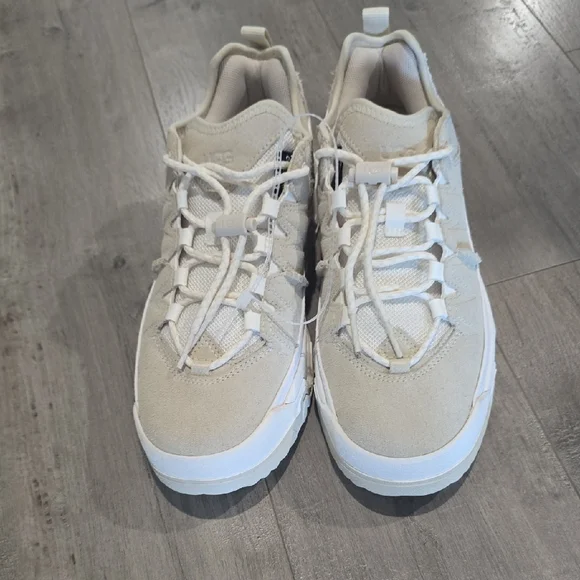 UGG Captrail Low Off-White Casual Sneakers New W/O Tag - Picture 2 of 4
